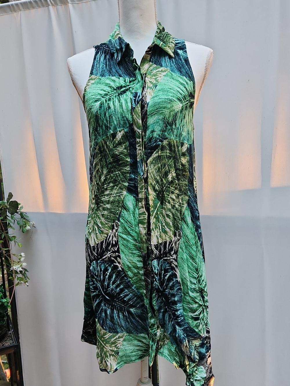 Tropical Green Leaf Sleeveless Button-Front  Vaca Bathing Suit Cover-up